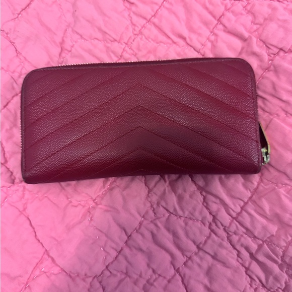 Yves Saint Laurent Red Quilted Wallet - Picture 2 of 8